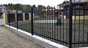 Сварной забор на ленточном фундаменте